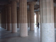 columns below the bench [2001.05.13]